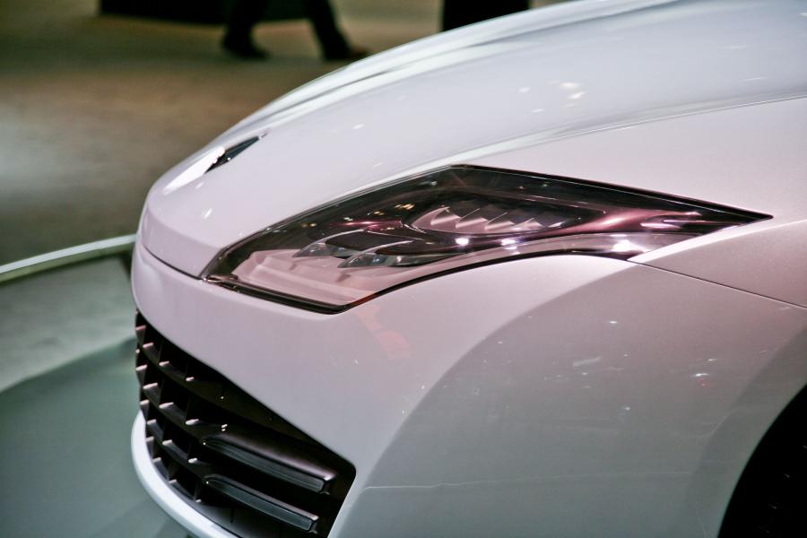  Renault Laguna Coupe Concept 2007 года  (фото 12 из 24)